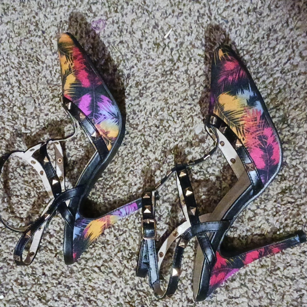 Size 8 /9 Route 21 shoe